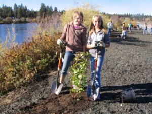 Riverbend_Pilot-Butte_Fall-2007-18-768×576